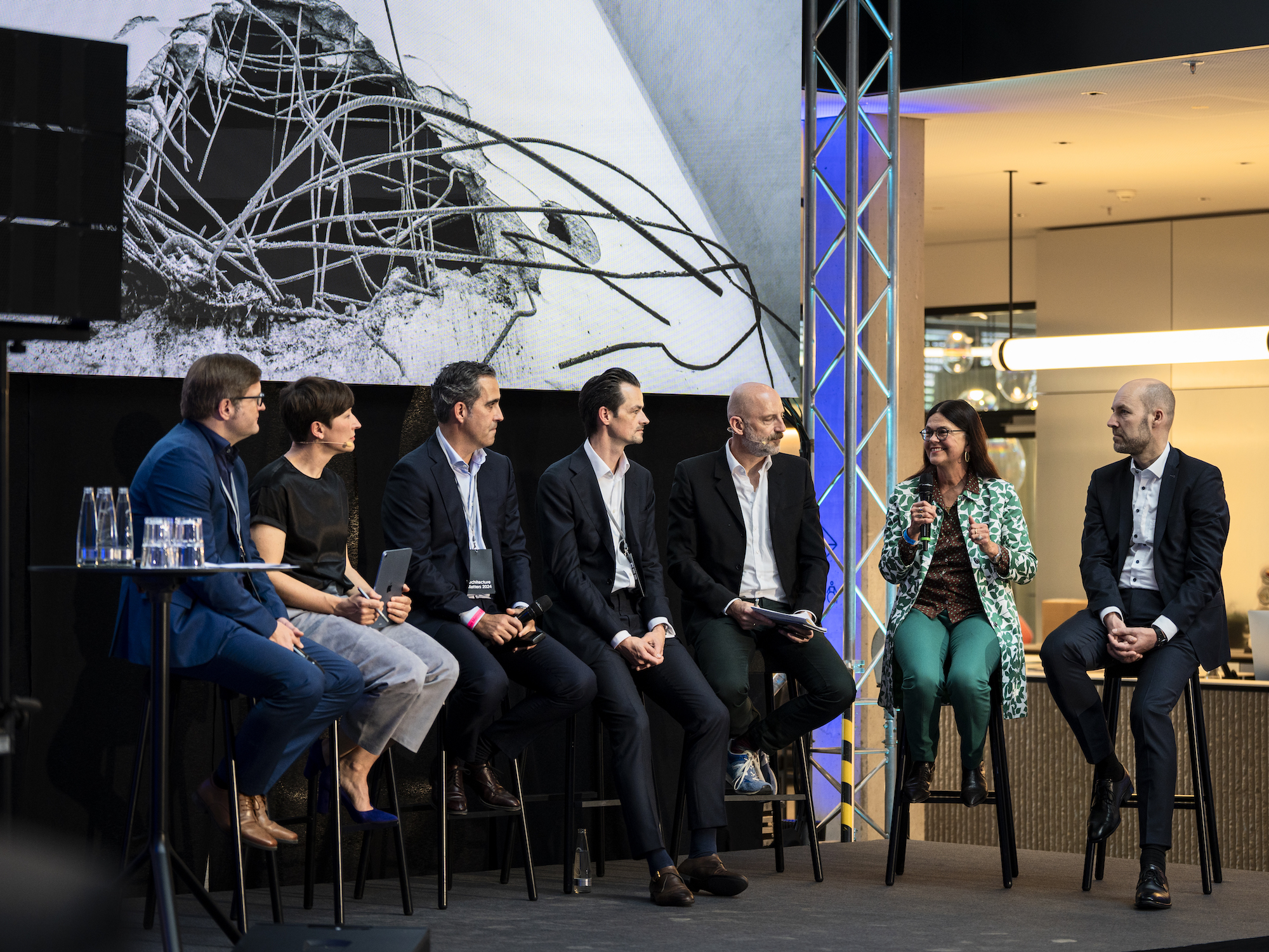 Architecture Matters 2024: Konferenz Foto: Verena Kathrein Nadin Heinich, Michael Bröcker, Alexander Möll, Hines, Elisabeth Merk, Stadtbaurätin Stadt München